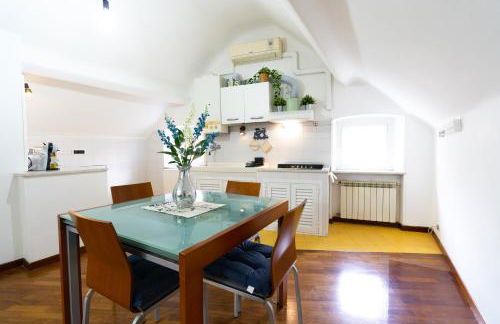 Airport & Sea, Large Music-Themed Apartment - Foto 9