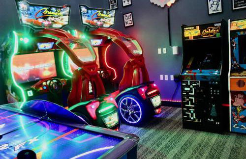 New Upscale 8BR Kissimmee Retreat with Private Pool, Spa & Resort Amenities - 7 Mi to Disney! - Foto 111