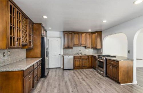 Woodland Hills 3 bedroom w/ pool and spa - Foto 7