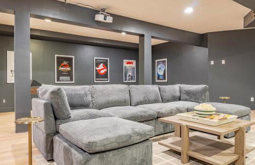 8BR Luxury Maplewood Manor, Hot Tub & Fire Pit - Foto 69