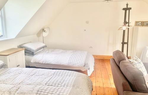 Delightful Ely house Bright and warm with cathedral view - Photo 3