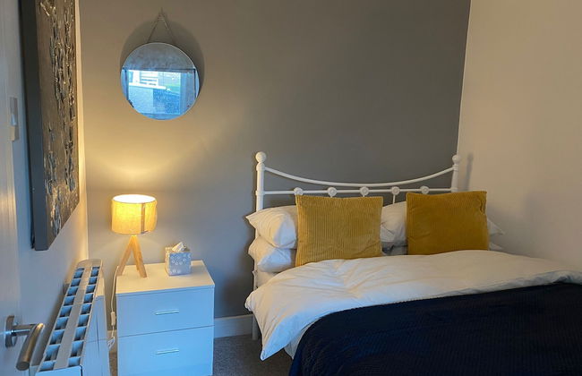 2 Bed Flat - Sleeps 6 - Pets - Parking - Wifi - Foto 10