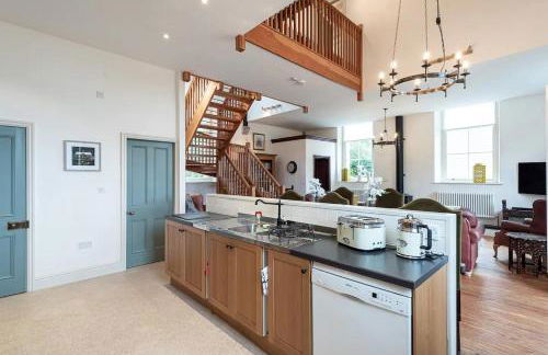 Converted Chapel, Stunning Sea & Mountain Views! - Foto 19