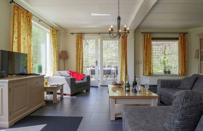 Rendeux Villa With Garden - Photo 15