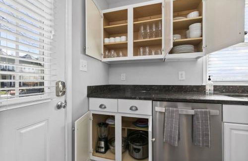 Capitol Hill Stay Like No Other - Photo 41