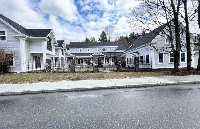 Mansion w 10 Bedrooms Pool and Theater - Foto 25
