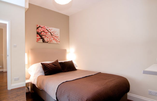 SHQ Apartments - Photo 4