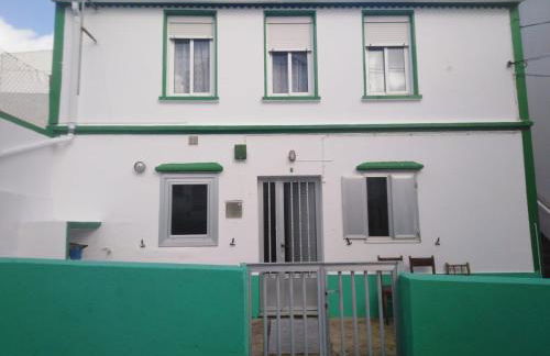 3 Bed House Sleeps 6 with Pet-Friendly Garden - Foto 1