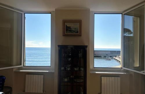 Una finestra sul mare 1 - A window on the sea 1 - Nervi - Genoa - Foto 1