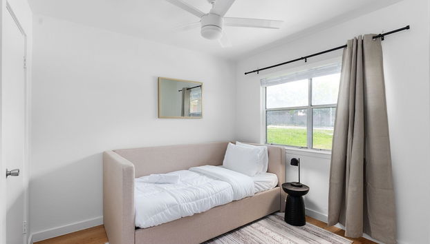 ATX Funk House Sleeps 8 Cowboy Pool - Foto 3, Habitación