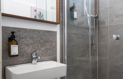 Super Zentral super schöner Altbau in Moabit Rostockerstraße im Herzen von Berlin für bis zu 6 Personen - Photo 2