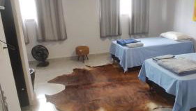 Kitnet independente 2 camas bem localizada - Foto 4