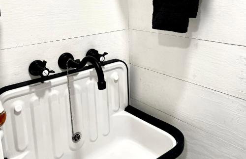 Pet Friendly Graham 2 Bedroom Home Christmas 365 at The Mistletoe Farm - Foto 26