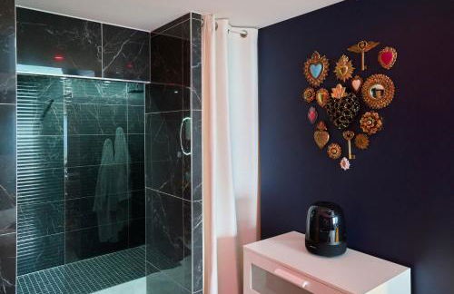 L'Amoria - Suite Romantique moderne avec Jacuzzi & Sauna - Foto 61