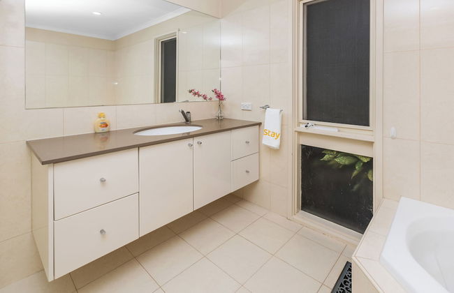 Stylish Retreat at Wheelers Hill 5BRM - Foto 35