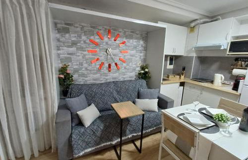 Alicante Postiguet Studios - Photo 16