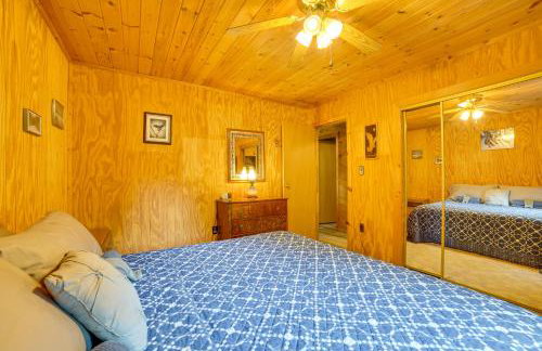 Atlanta Waterfront Cabin with Dock and Kayaks! - Foto 10