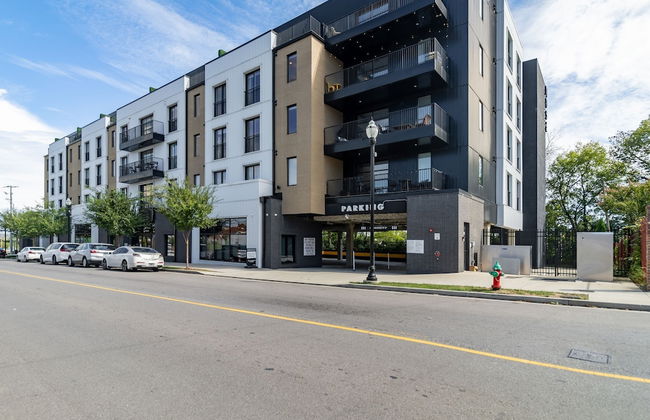 Lindsley by Avantstay Balcony Modern Design A Downtown Location - Photo 47