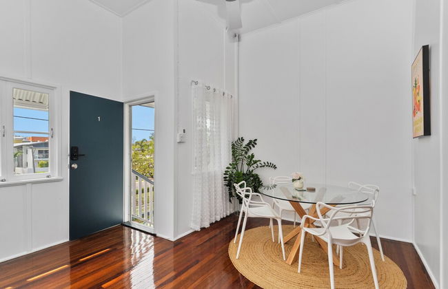 Townsville Suites - Photo 10