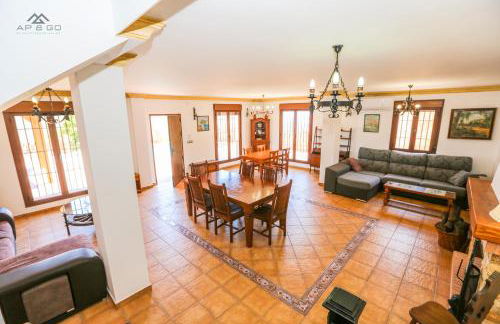 Villa Relax and Pool El Moral - Photo 25