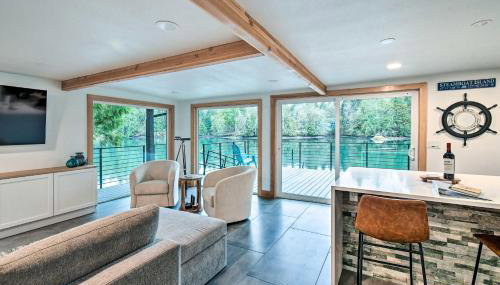 Dreamy Bayfront Cabin with View, Dock and Kayaks - Foto 5