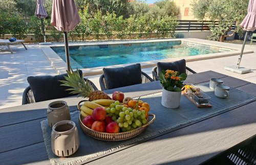 Amala Sukošan - villa with heating pool near beach - Foto 66