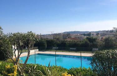 Stunning views large balcony apartment with pool - Foto 19