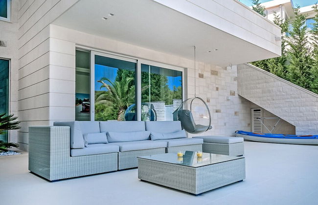 Beachfront Villa Seven Sins with Pool - Foto 51