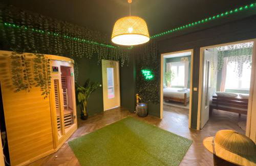 Jungle Urbain- Sauna - Ciné - Hamac - Hyper centre - Foto 20