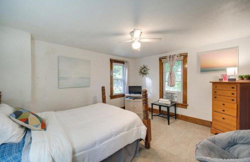 Central Akron Stay! Large Victorian Home with Yard - Foto 20