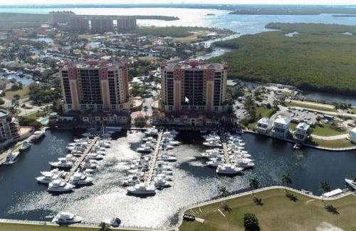 Luxury Condo at Cape Harbour Marina, Water Views! - Foto 28