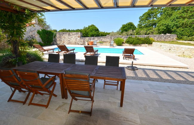 Majestic Rustical Kanfanar Villa With Pool - Foto 48