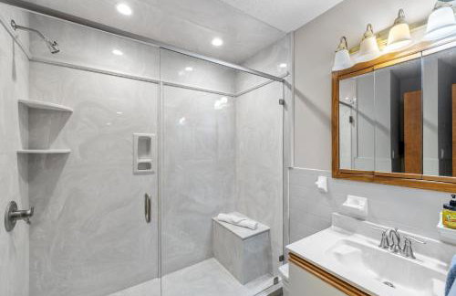 Cool Goose Landing – Lakefront • Game Room • Large Deck • Private Dock ➠ 61 - Foto 49