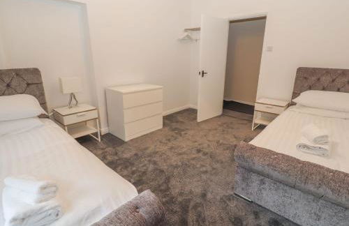 Memorial Building - Photo 23