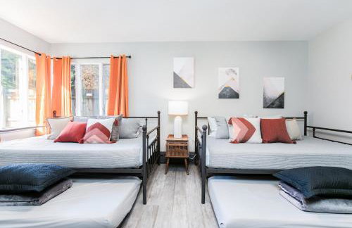 1mi to ND, King Beds, Easy Parking, Pet Friendly, Huge Fenced Yard for Games - Foto 43