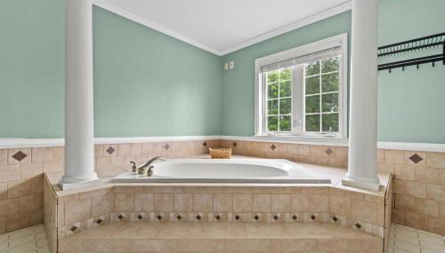 13-Acre Private Estate, Private Lake, Private Golf Range, Private Forest & Hiking Trails - Foto 4