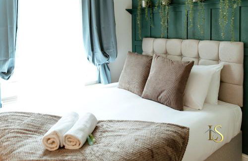 *Luke Stays Oswald Terrace* - Foto 33