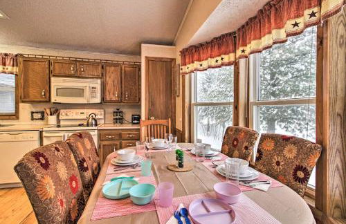 Cozy Crosby Cabin Near Serpent Lake and Main St - Foto 7