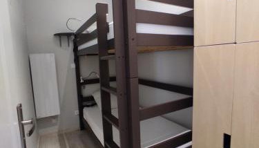 Agréable T2 au centre de Luchon - Foto 3, wardrobe