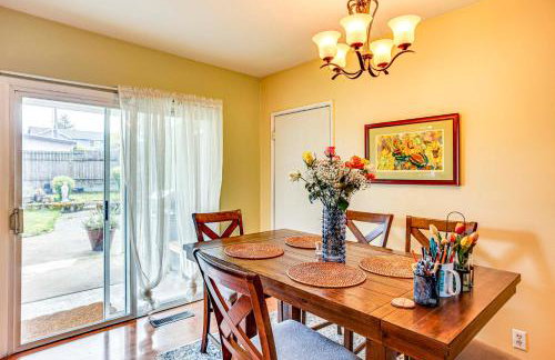 SeaTac Home with Patio and Grill - 3 Mi to Airport! - Foto 7