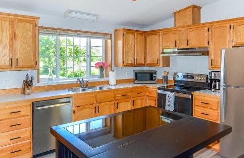 Peak View Corvallis - Spacious Outdoor Dining w/Fire Table - Close to Downtown & OSU - Foto 26