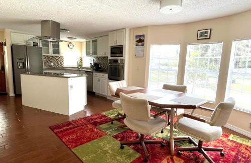 NEW Daytona Beach - Cozy Vacation Home with Saltwater Pool - Foto 13