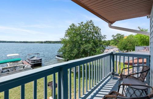 Lakeside Double Queen Suite Upper-Level Retreat - Foto 13