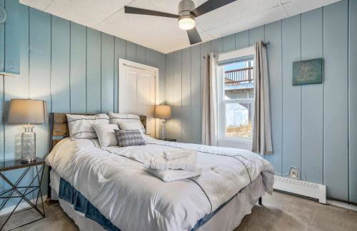 Wild Donkeys-3blocks to Casino-Mtn Views-Dogs OK - Foto 16