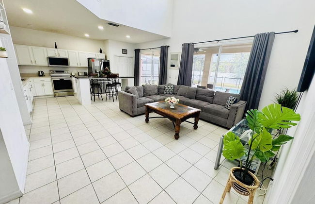 7/6.5 Beautiful Vacation Home With Private Pool, and Much More!! - Foto 36