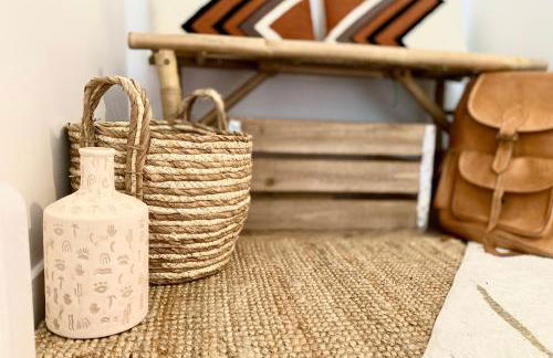 L'Expédition - By BEST KEYS - Expérience Unique - Déco Immersive - Lit Queen Size & Canapé Convertible - Centre Ville - Smart TV - Machine à Café Nespresso - Netflix & WiFi ILLIMITÉ - Check-in Autonome - Parking Gratuit - Foto 14