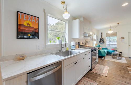 River Access at Blanco River, Charming Big Cottage - Foto 20