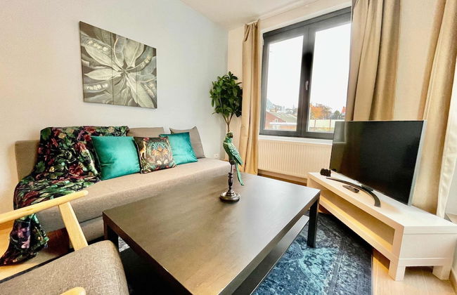 Luxury 2BR 1BA Near Fashion District by Oneluxstay - Foto 12