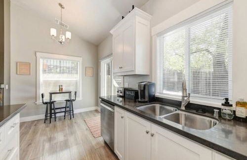 Cozy Two-Story Cottage Near Historic Folsom! - Foto 13