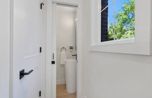 Capitol Hill 3 Charming Townhouse in Downtown DC with Modern Kitchen with Rooftop views - Foto 36